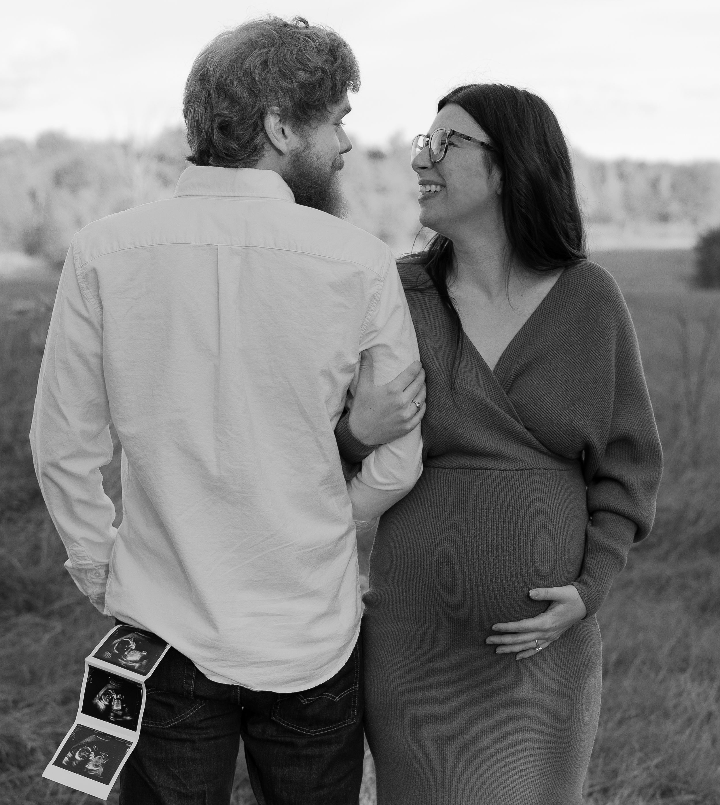 Toronto maternity photographer. Halton hills maternity photos. Burlington maternity session.