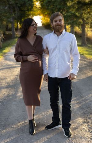 Toronto maternity photographer. Halton hills maternity photos. Guelph maternity session.
