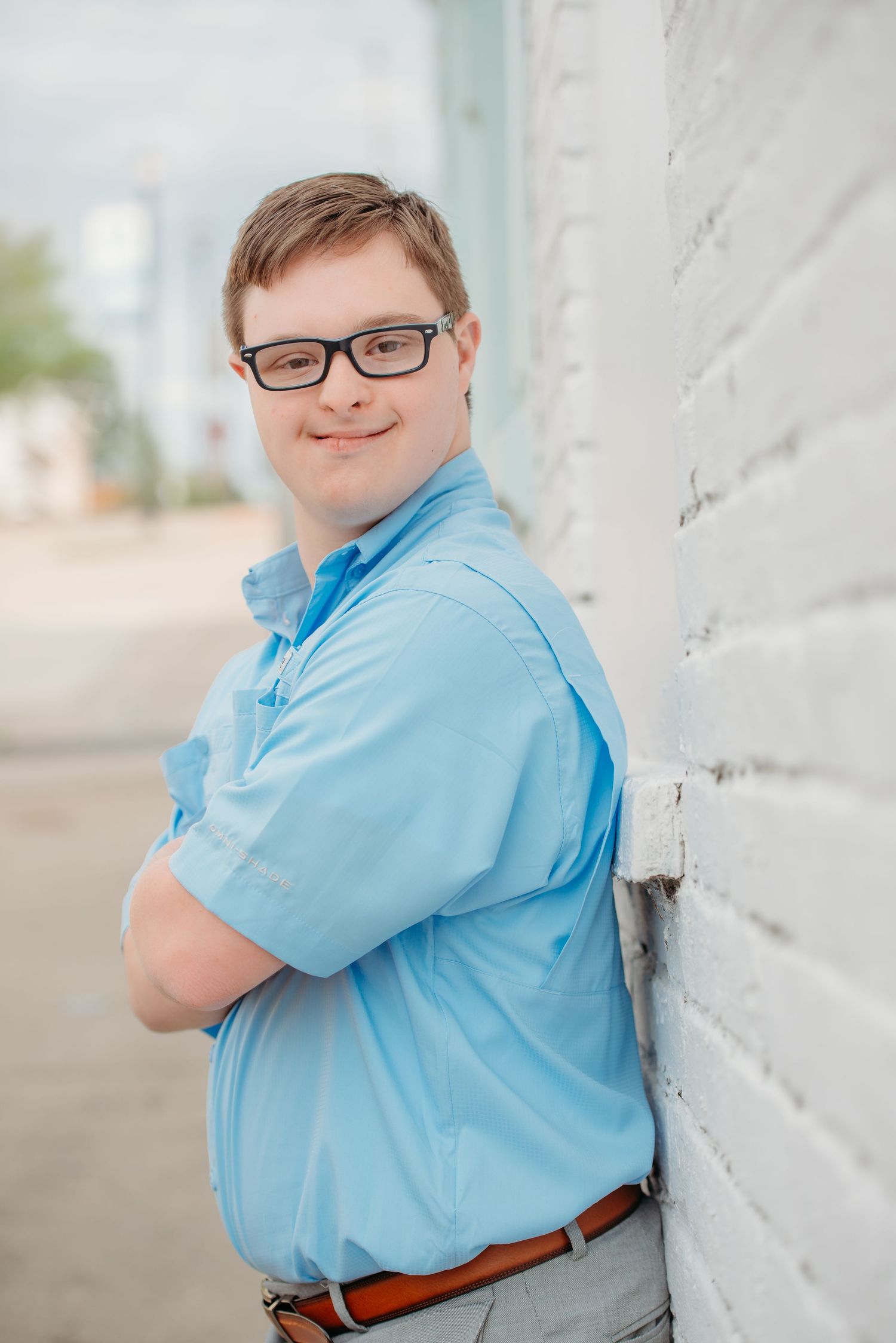 Senior outdoor portrait session downtown vicksburg, mississippi
