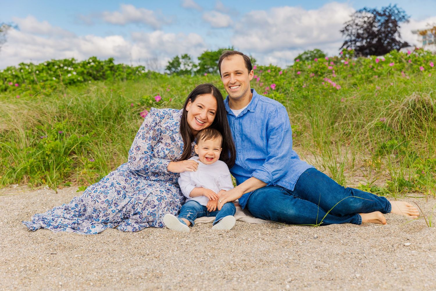 Elegant, natural maternity photography in Ridgefield, Fairfield, Danbury, Wilton, Westport & New Canaan, CT. Capturing motherhood beautifull