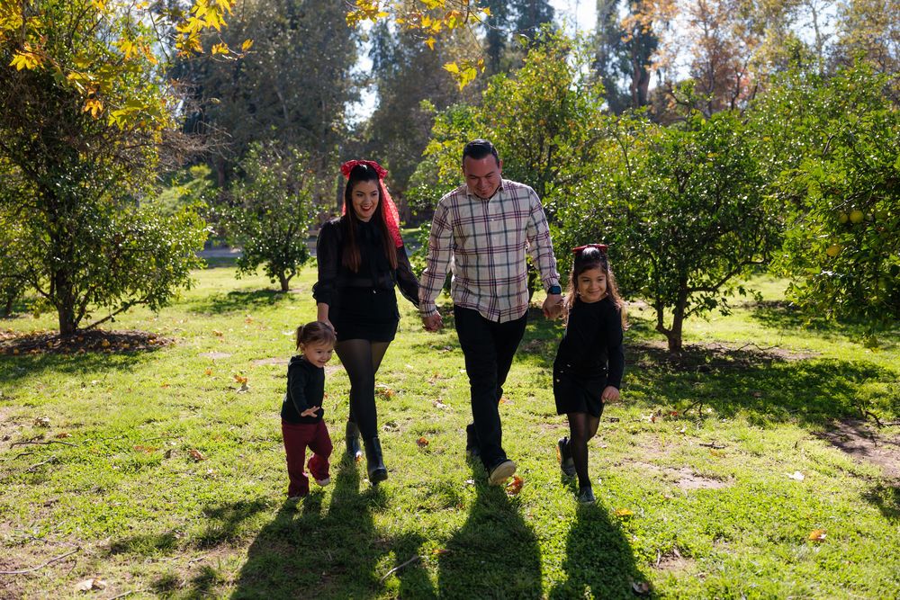 Family photoshoot shot at local park in Los Angeles County. Park name is O'melvany Park.