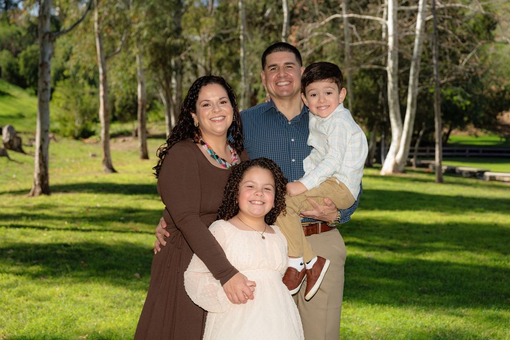 Family photoshoot shot at local park in Los Angeles County. Park name is O'melvany Park.