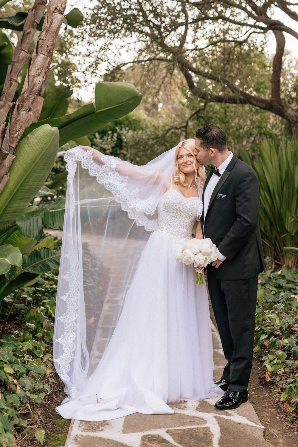 NC and CA wedding photographer shares photos of elegant wedding in santa barbara ca
