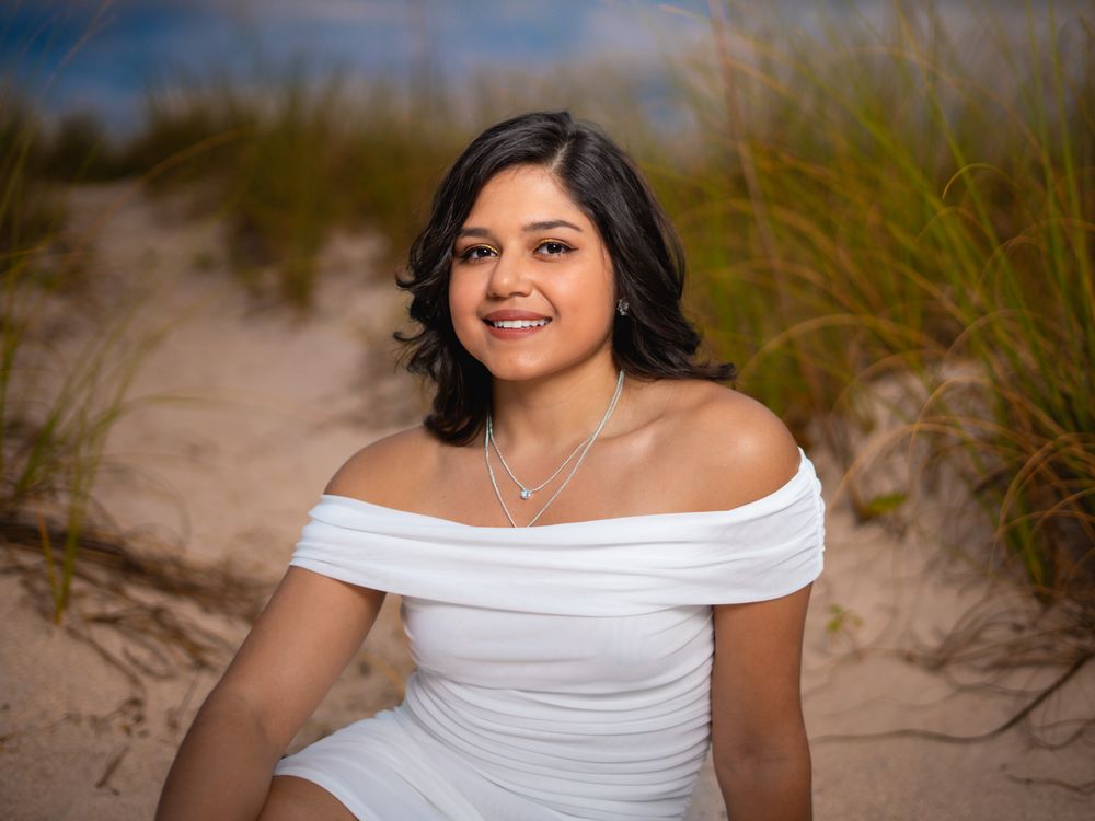 St Pete Beach-Treasure Island Gradute-sunset photo session with BE Jazy Photography-St Pete Beach Photographer