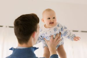 Séance Nouveau-né en famille à Poitiers ou dans la Vienne