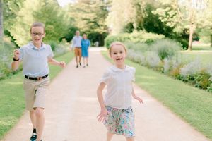 Séance famille avec enfants à Tarbes au Jardin Massey