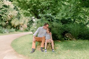 Séance famille avec enfants à Tarbes au Jardin Massey