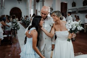 Instantes que laten para siempre. Fotografía de bodas en Valledupar, Guajira y el Caribe, donde cada mirada cuenta una historia.