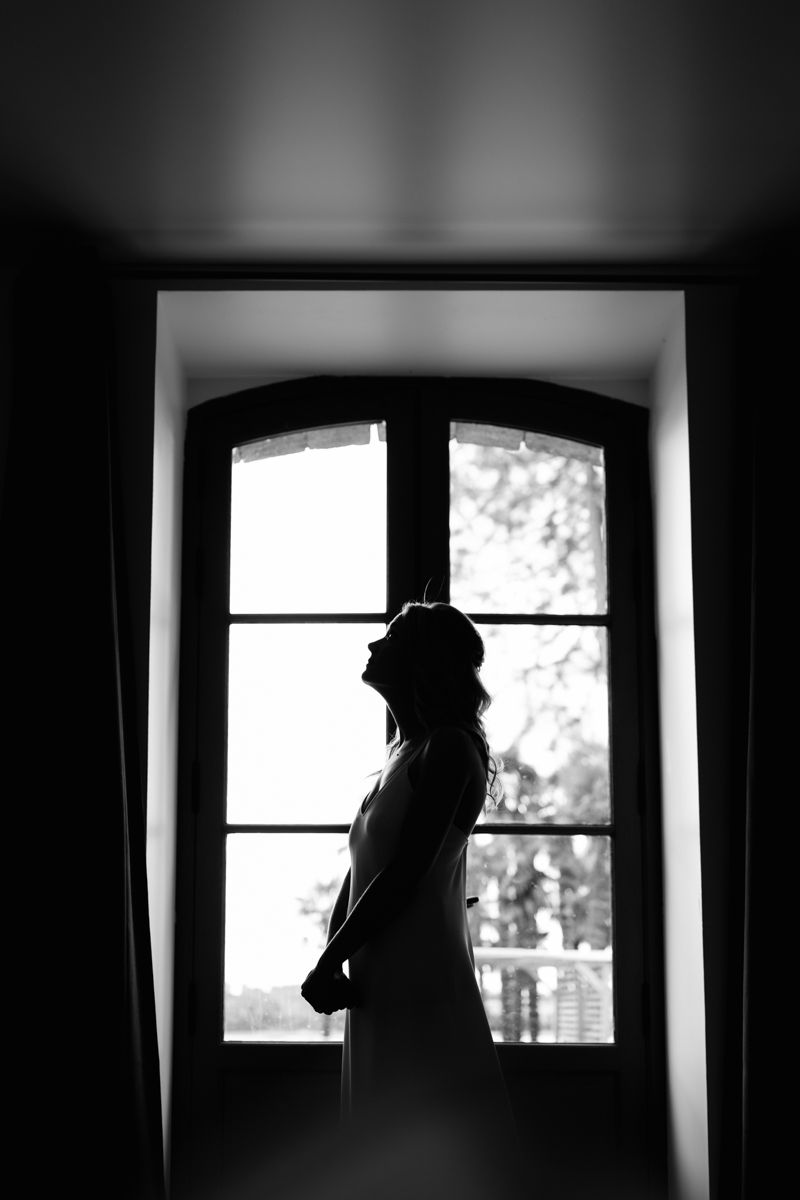Portrait de la mariée au domaine du Plessis Kaer en Bretagne
