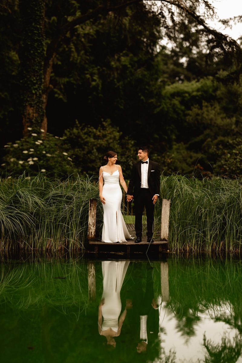 Portrait des mariés au manoir d'Alexandre à Silfiac en Bretagne