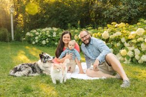 Backyard family portrait in Wayzata, MN