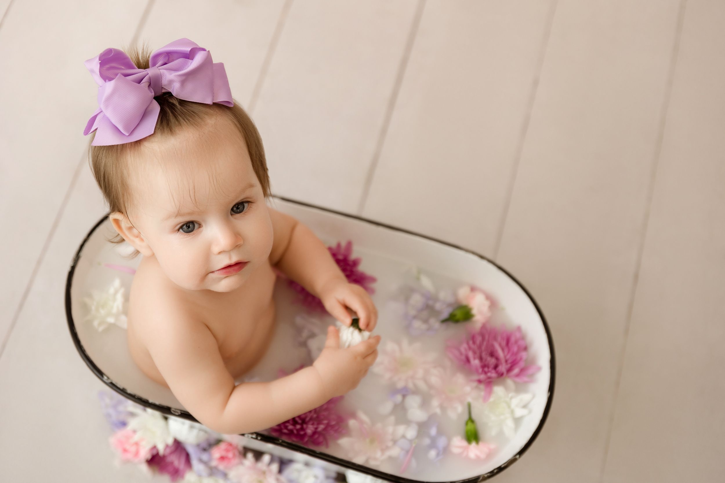 miami cake smash photographer, cake smash photography near me, cake smash portraits miami, baby 1st birthday photoshoot, baby photographer