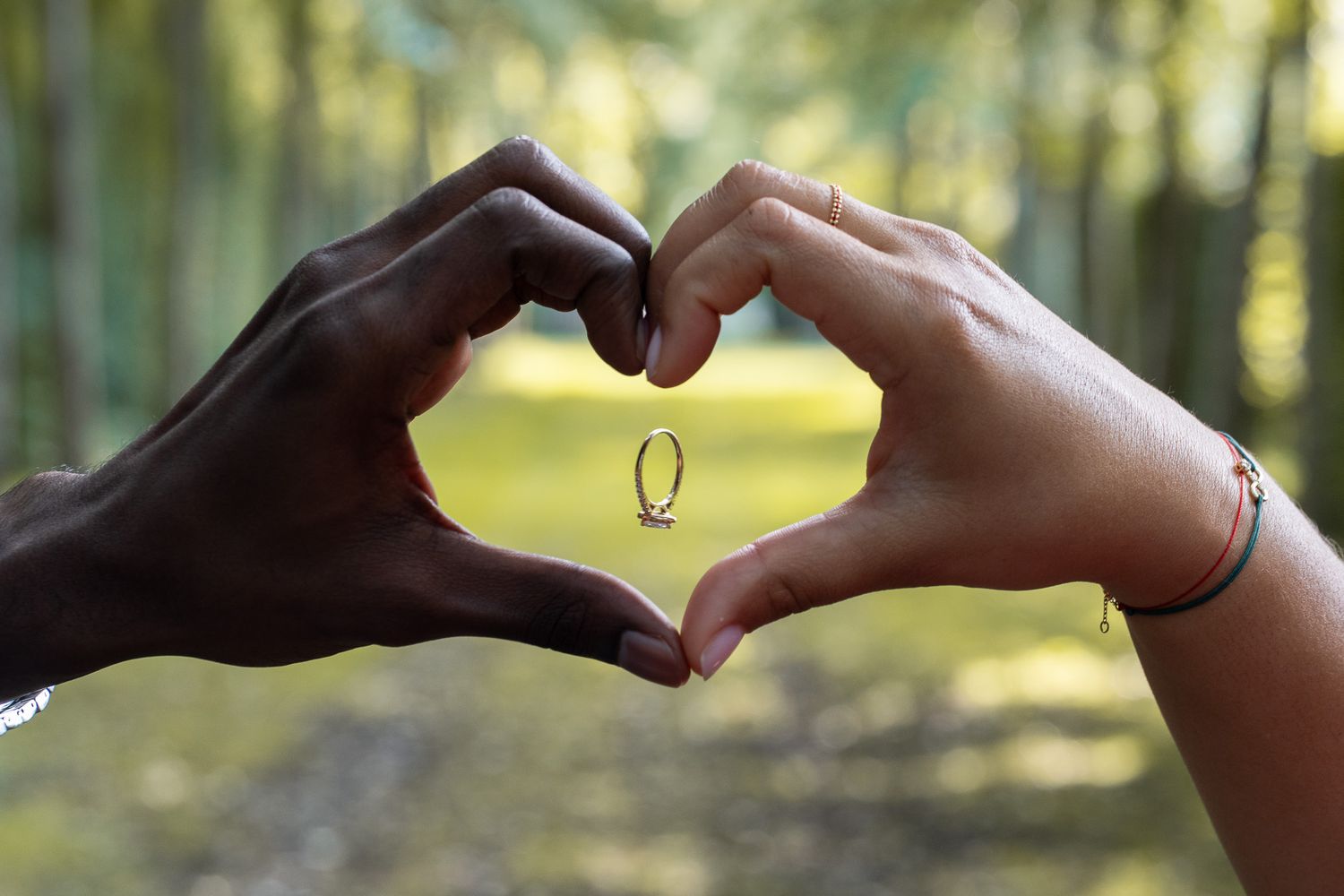 coeur avec les mains