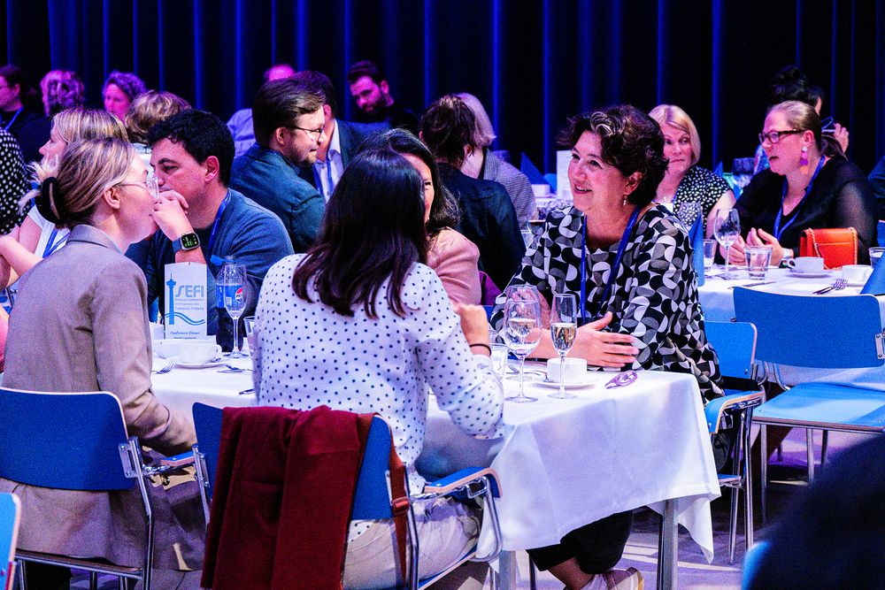 Yritystapahtumat valokuvaus, Yritysjuhlat valokuvaus, Seminaarit valokuvaus, Konferenssit valokuvaus, Kongressit valokuvaus