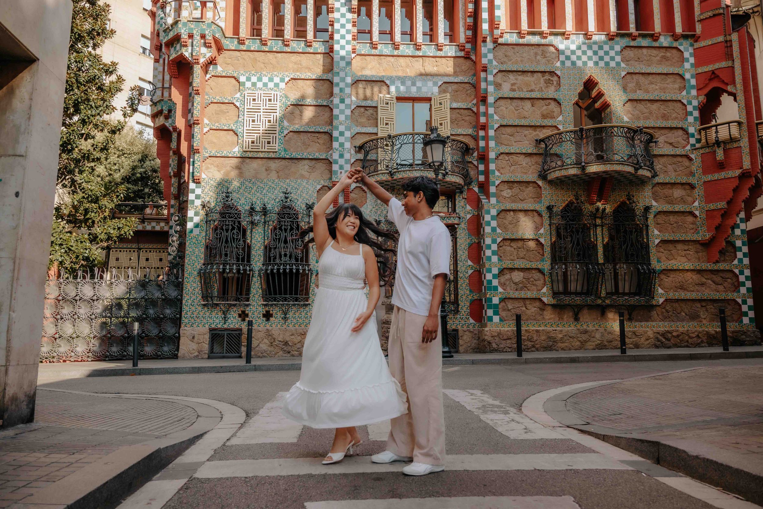 Timeless couple portraits at Casa Vicens, Barcelona
