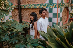 Candid couple photography at Casa Vicens in Barcelona