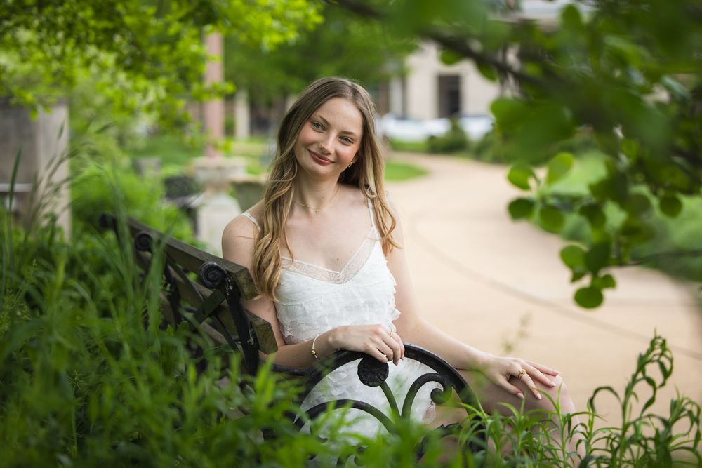 St. Louis senior photographer Carly Scaduto Photography