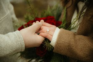 Couples engagement photography; Copyright: Myranda Smith Photography