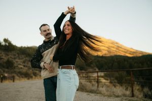 Couples portrait photography; Copyright: Myranda Smith Photography