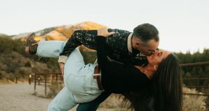 Couples portrait photography; Copyright: Myranda Smith Photography