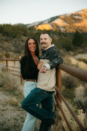Couples portrait photography; Copyright: Myranda Smith Photography