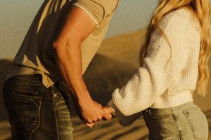Couples engagement photography; Copyright: Myranda Smith Photography