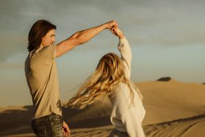 Couples engagement photography; Copyright: Myranda Smith Photography