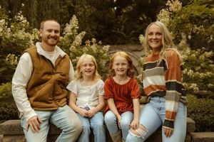 Family portrait photography; Copyright: Myranda Smith Photography