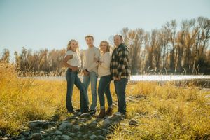 Family portrait photography; Copyright: Myranda Smith Photography