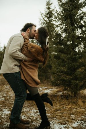 Couples engagement photography; Copyright: Myranda Smith Photography