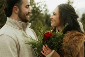 Couples engagement photography; Copyright: Myranda Smith Photography