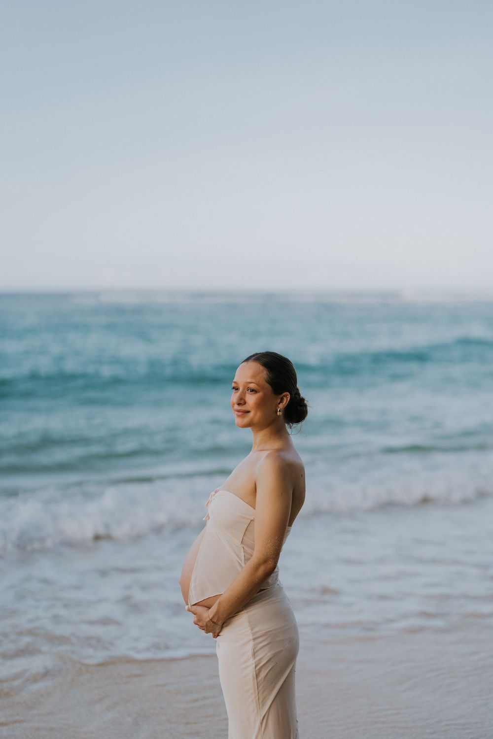 Elegant maternity photoshoot at Melasti Beach