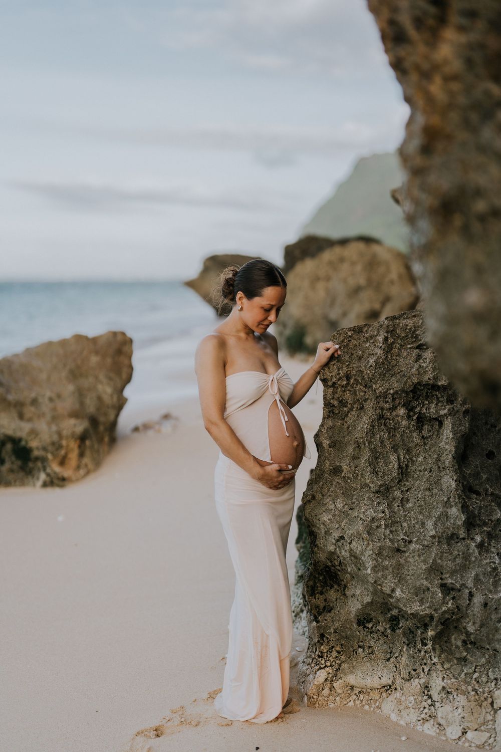 Elegant maternity photoshoot at Melasti Beach