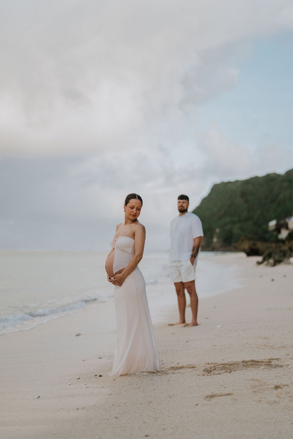 Elegant maternity photoshoot at Melasti Beach