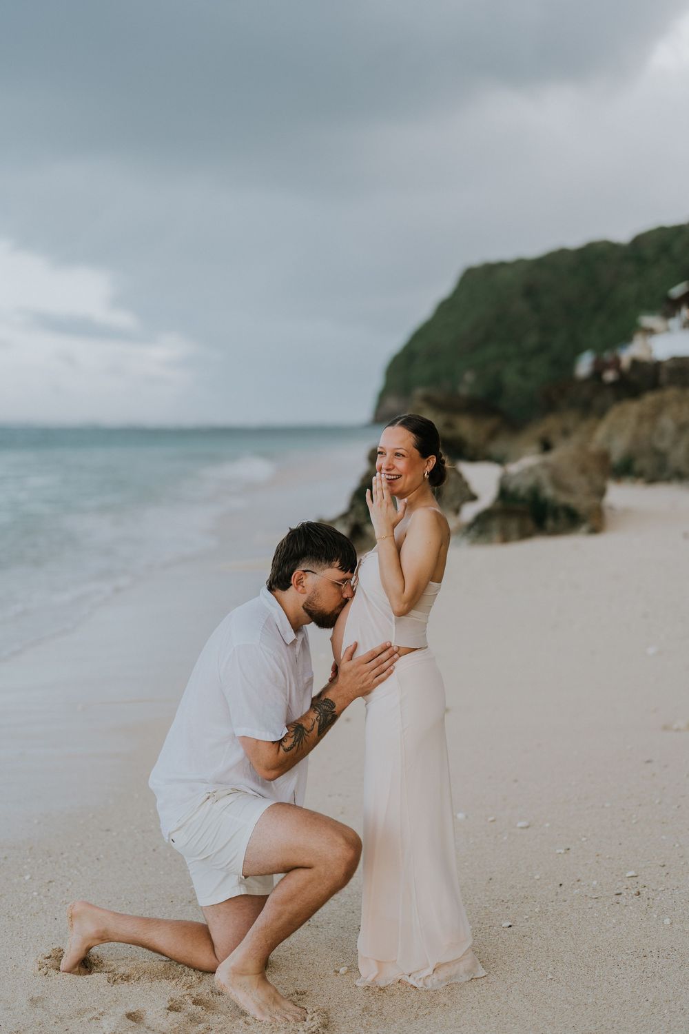 Elegant maternity photoshoot at Melasti Beach
