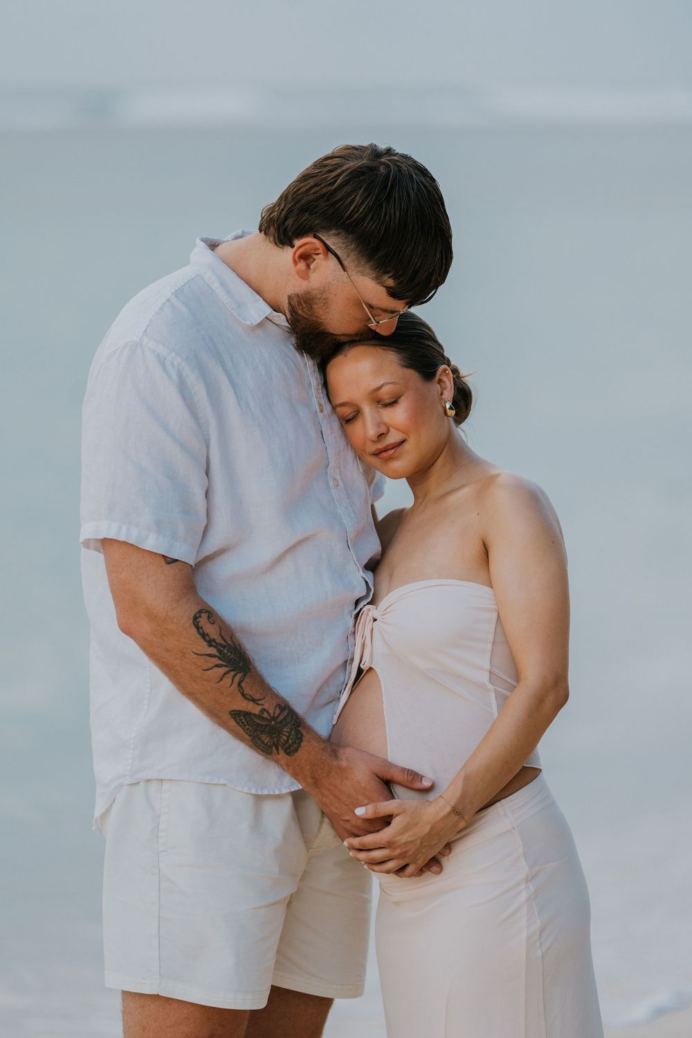 Elegant maternity photoshoot at Melasti Beach