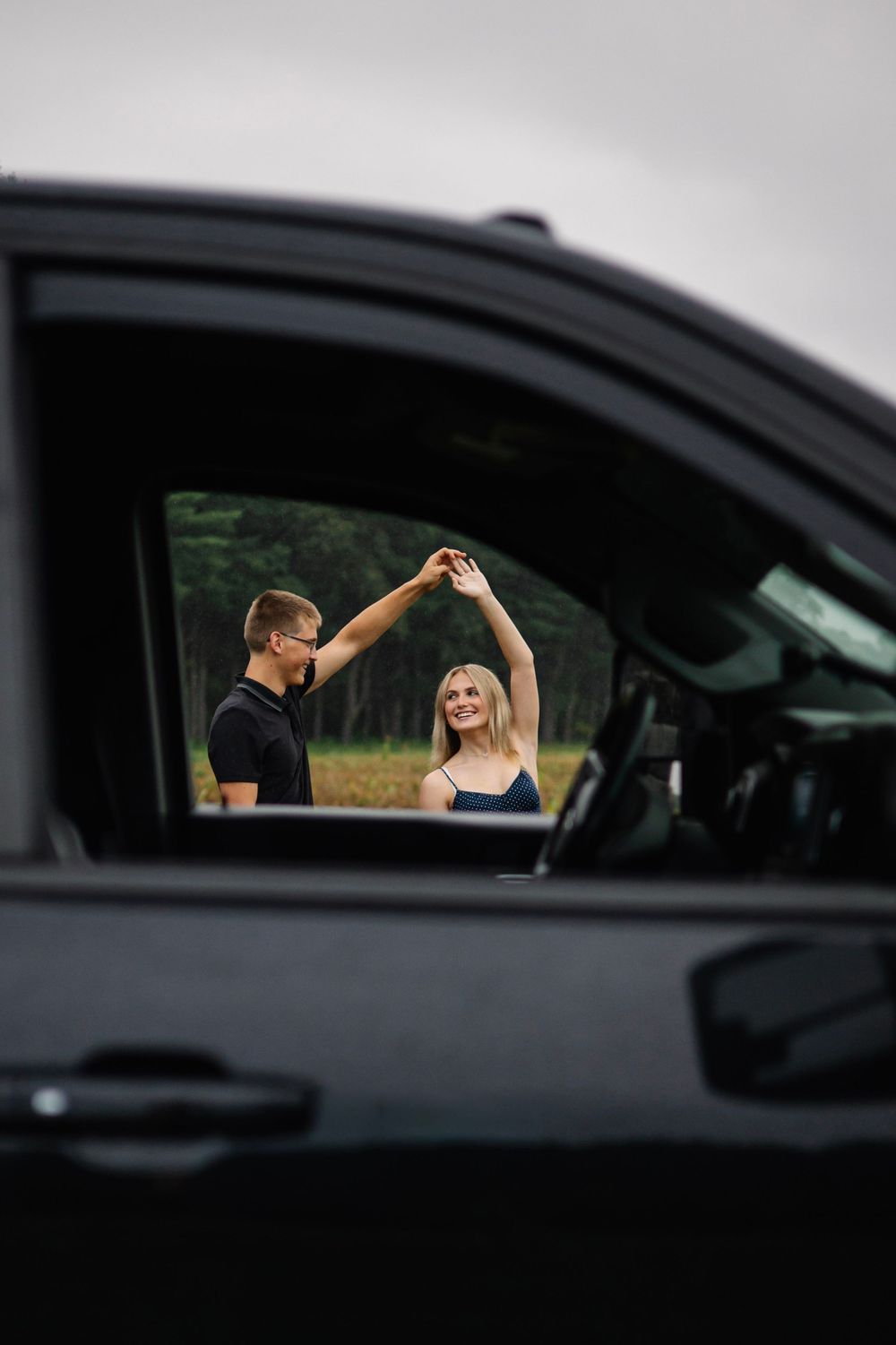 Couple dancing during an outdoor session