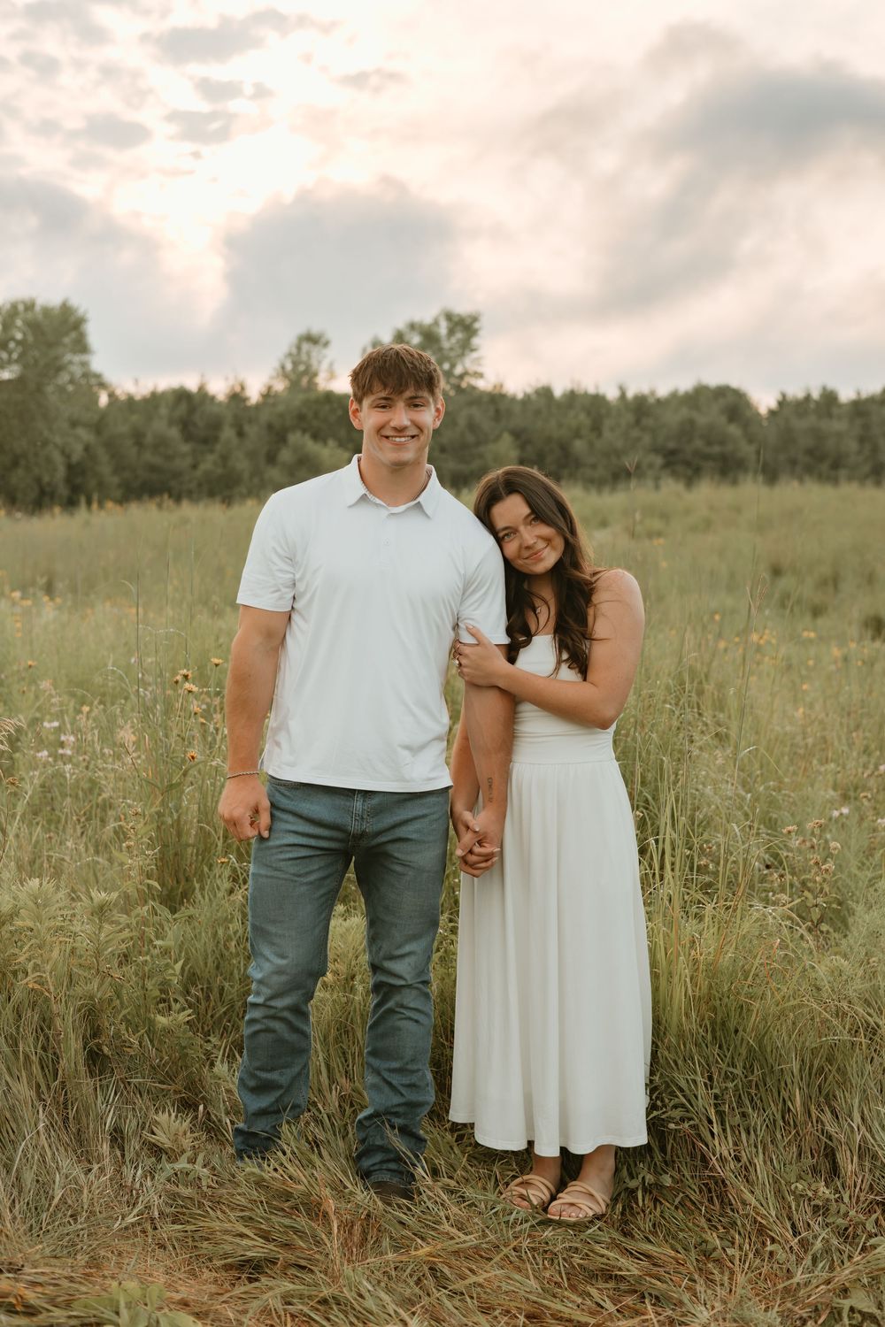 dreamy white sunset couple photos