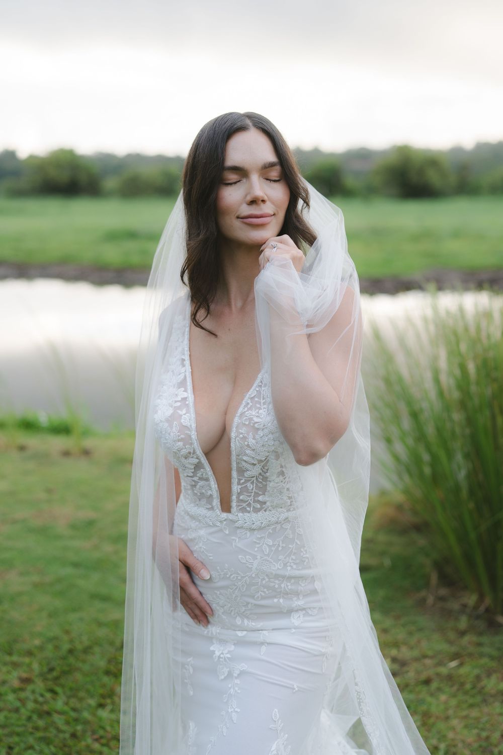 bridal portraits in Hanalei bay