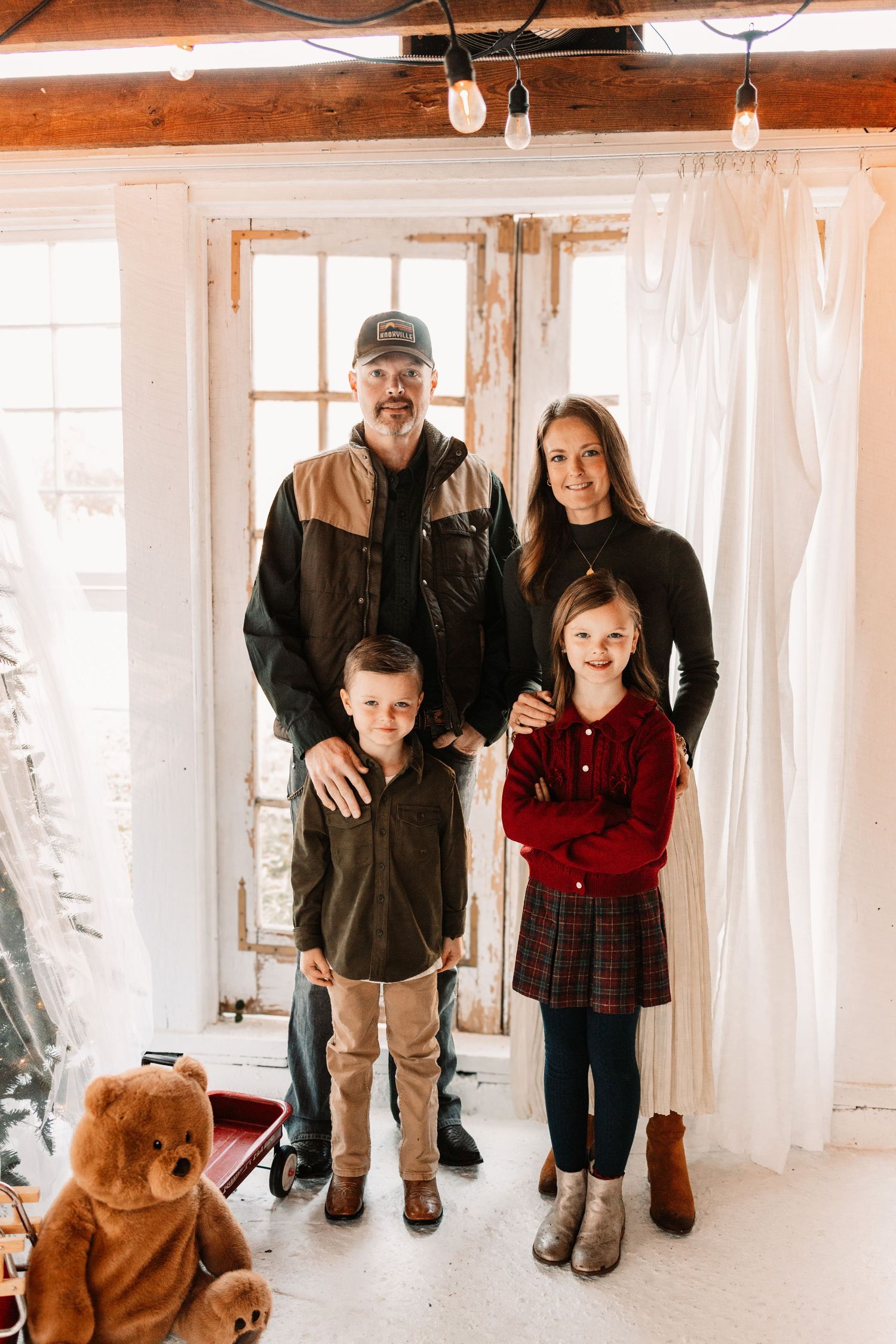 Affordable Knoxville Christmas Mini Session Photography at The Holmstead Studio with Nina Thomas Photography.