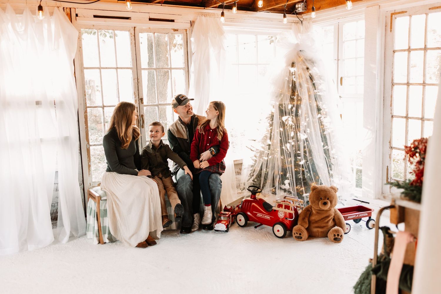 Affordable Knoxville Christmas Mini Session Photography at The Holmstead Studio with Nina Thomas Photography.