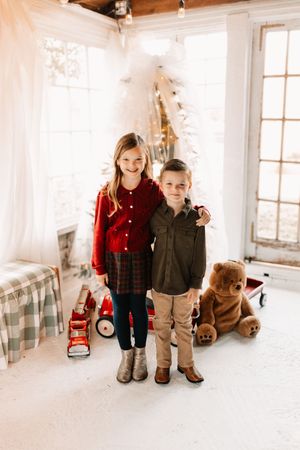 Affordable Knoxville Christmas Mini Session Photography at The Holmstead Studio with Nina Thomas Photography.