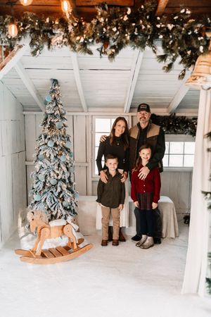 Affordable Knoxville Christmas Mini Session Photography at The Holmstead Studio with Nina Thomas Photography.