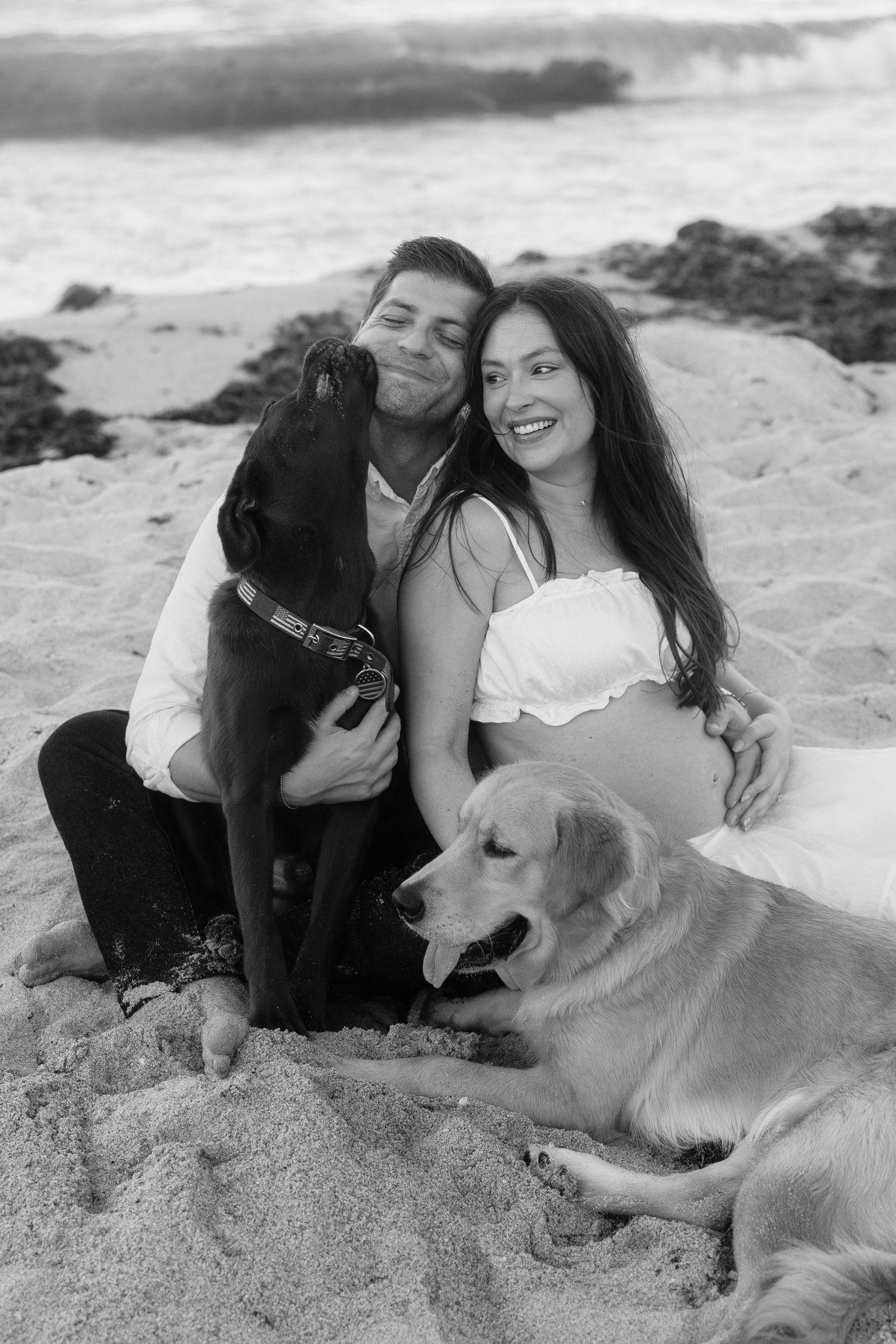 Jacksonville Beach maternity photos. Jacksonville Maternity Photographer, Jacksonville Family Photographer  - Lindsay McDow Photography