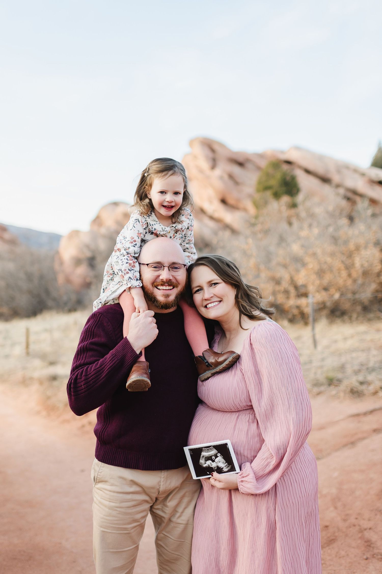 Summer Maternity photo session in the mountains of Colorado. Denver Colorado photographer for maternity, newborn, baby milestones & Family