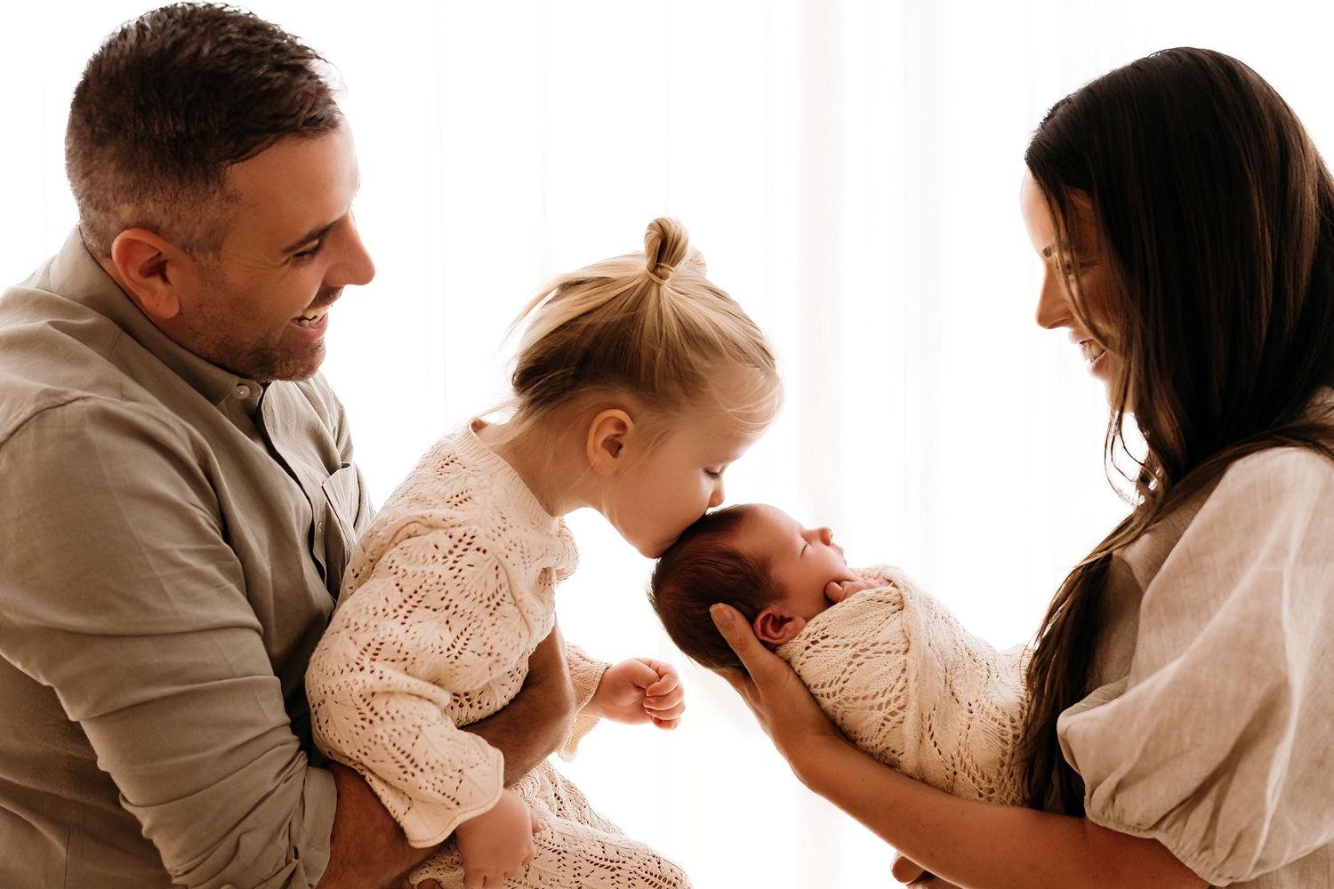 Newborn photos with pets at home. Located in Sydney