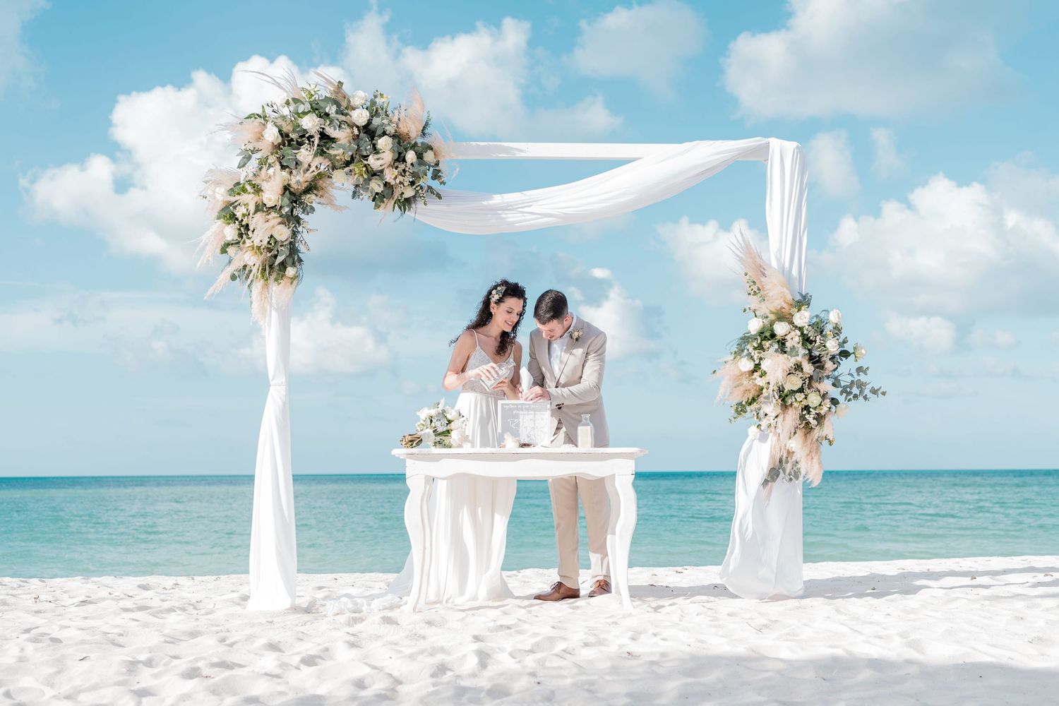 LA MEJOR HORA PARA INICIAR TU CEREMONIA EN LA RIVIERA MAYA - Enfoque  Fotografía Bodas, image size:1500x1000
