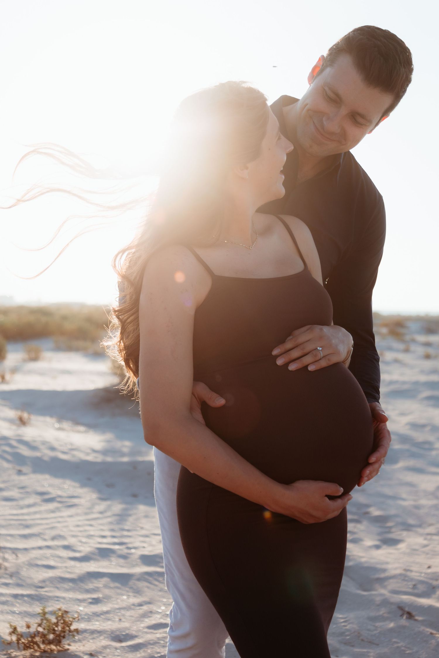 maternity photoshoot in abu dhabi beach