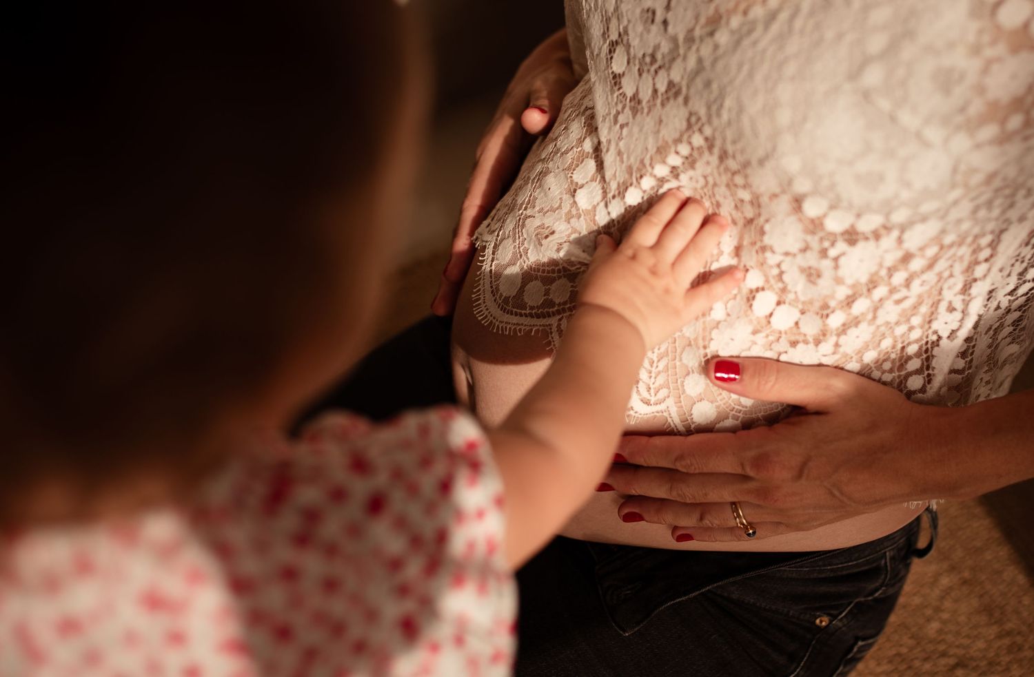 maternity photoshoot sweet at home desert abu dhabi