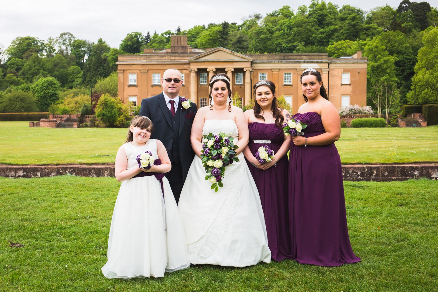 Couple having photos taken at Himley Hall. A beautiful location for wedding photography